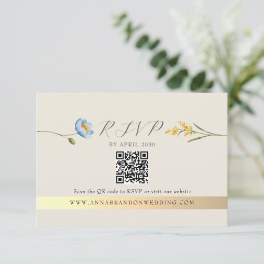 Ivory Wildflower QR Code Wedding RSVP Kaartje (Staand voorkant)