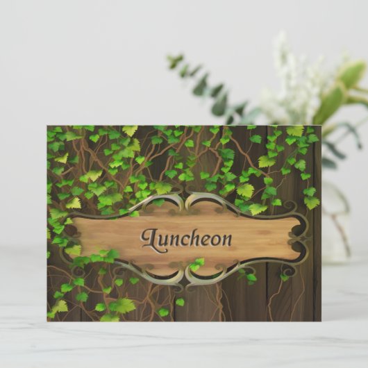 Ivy Covered Fence & Carved Wood Plaque Luncheon Kaart (Staand voorkant)