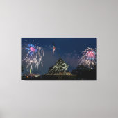 Iwo Jima tijdens vuurwerk op 4 juli Canvas Afdruk (Voorkant)