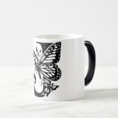 J Alphabet black butterfly Magische Mok (Voorkant rechts)