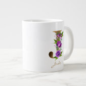 J Letter Gold Monogram | Paarse groene Floral Grote Koffiekop (Voorkant rechts)