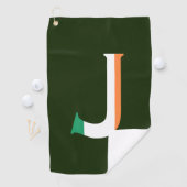 J Monogram overlay op Ierse vlag gtcnt Golfhanddoek (Insitu)
