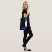 J Monogram overlay op Schotse vlag stint Tote Bag (Op model)