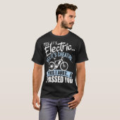 Ja, het is Elektrisch Ja, het is een Cheating E-Bi T-shirt (Voorkant volledig)