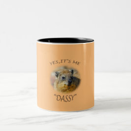 JA, HET IS ME, DASSY. TWEEKLEURIGE KOFFIEMOK