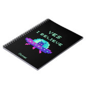 Ja, ik geloof Alien Flying UFO-ruimteschip Pixel A Notitieboek (Linkerzijde)