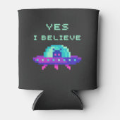 Ja ik geloof Alien Flying UFO Ruimteschip Pixel Ar Blikjeskoeler (Voorkant)