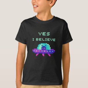 Ja ik geloof Alien Flying UFO Ruimteschip Pixel Ar T-shirt