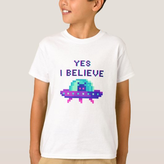 Ja ik geloof Alien Flying UFO Ruimteschip Pixel Ar T-shirt (Voorkant)
