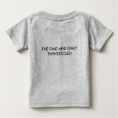 Ja, we zijn een tweeling, een jongen en een meisje (Achterkant)