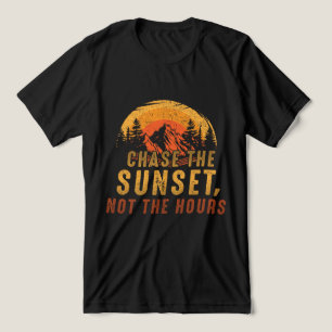 Jaag de zonsondergang na, niet de uren Tri-Blend shirt