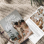 Jaar in de Review Fotocollage Modern Christmas Feestdagenkaart<br><div class="desc">Treasured Memories Shared: Betaalbare gepersonaliseerde kerst Kaart met jaar in de Review Omarm de vakantie-spirit en herinneringen aan uw gekoesterde herinneringen met onze Betaalbare gepersonaliseerde kerst Kaart. Op de voorkant staat met trots uw geliefde familiefoto, vergezeld van een warme "Vrolijke Kerstmis"-groet, uw familienaam en het jaar. Hartelijke wensen: de voorkant...</div>