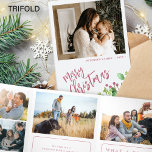 Jaar in de review multi foto rood Vrolijk Kerstfee Drieluik Wenskaart<br><div class="desc">Greenery holly berry gebladerte modern vrolijk kerstrood geborsteld script familiejaar in review 9 foto collage galerij tri fold vakantie kaart met uw aangepaste gepersonaliseerde tekst.</div>