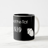 Jaar van de Rat 2020 muis met tekst Tweekleurige Koffiemok (Voorkant rechts)
