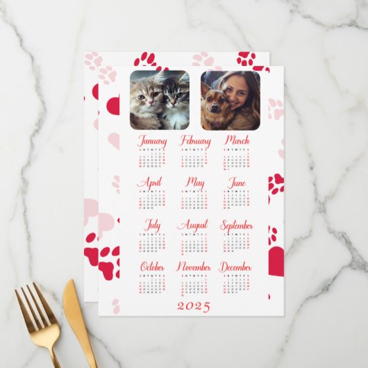  jaarkalender met rode pootafdrukken menu (Voorkant / Achterkant in situ)