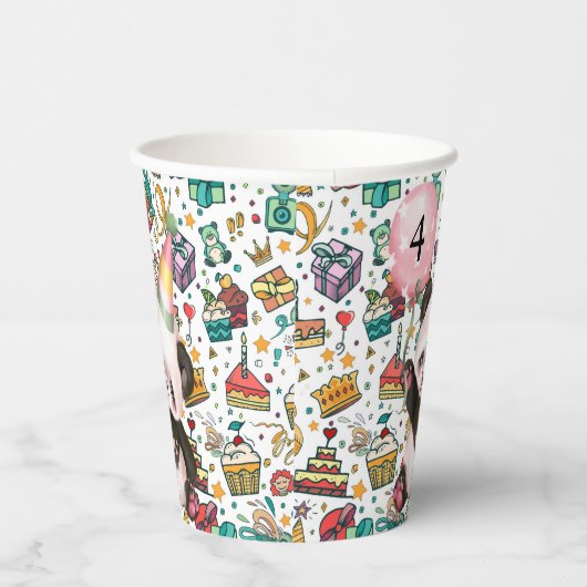 Jaarlijkse gelukkige verjaardag papieren bekers (Rechts)