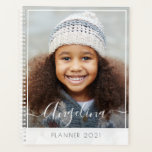 jaarlijkse platenplanner voor witte lijsten planner<br><div class="desc">Een mooi aangepast ontwerp met een wit lijst. U kunt het afbeelding,  de kleuren en de tekst op dit plannerboek uitgeven.</div>