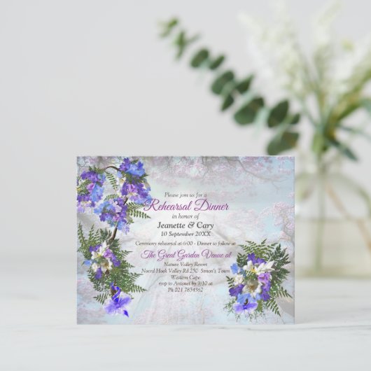 Jacaranda Blooms en Lily Bouquet Theme Kaart (Staand voorkant)
