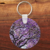 Jacaranda-boom in bloemen in het voorjaar sleutelhanger (Voorkant)