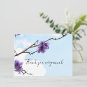 Jacaranda paarse bloem op de boom bedankkaart (Staand voorkant)