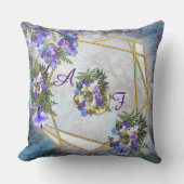 Jacaranda & white lily Bouquet Kussen (Voorkant)