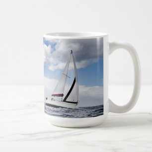 jacht in open Zee Koffiemok