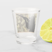Jacht silhouet op camo print shot glas (Achterkant)