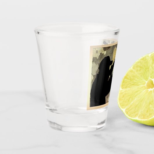 Jacht silhouet op camo print shot glas (Links)