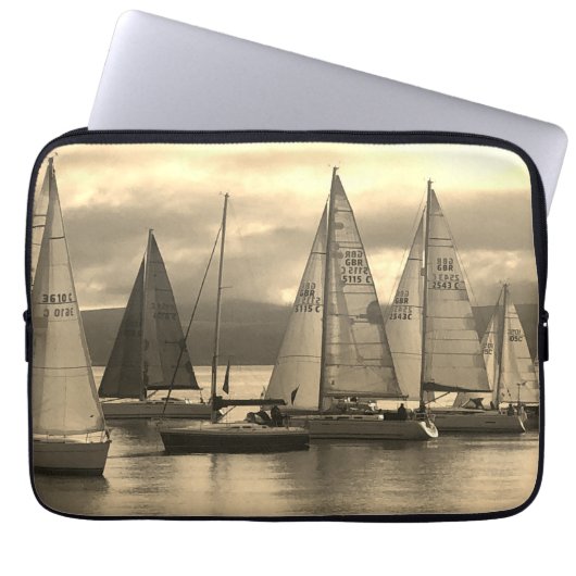 jachten in Rothesay Bay, Schotland. Laptop Sleeve (Voorkant)