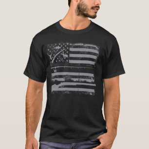 Jachtgeweer en hengel Amerikaanse vlag pistool T-shirt
