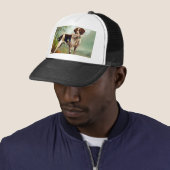 Jachthond met vogel in de mond trucker pet (In situ)