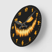 Jack O Lantaarn in het donker met een boogschutter Ronde Klok (Hoek)