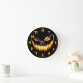 Jack O Lantaarn in het donker met een boogschutter Ronde Klok (Huis)