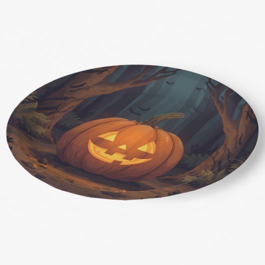 Jack O' Lantern gloeit in het bos Papieren Bordje (Gekanteld)