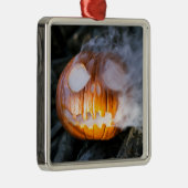 Jack-o-Lantern Halloween Pumpkin Head on Fire Metalen Ornament (Rechts)