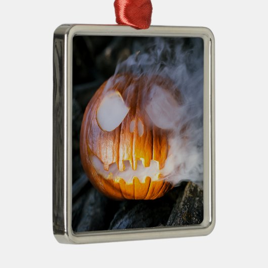 Jack-o-Lantern Halloween Pumpkin Head on Fire Metalen Ornament (Rechts)