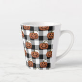 Jack O Lantern op Buffalo Check, Halloween Latte Mok (Rechts)