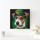 Jack Russell Dog in St. Patrick's Day Dress Vierkante Klok (Huis)