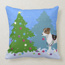 Jack Russell Terrier die kerstboom decorteert