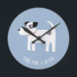 Jack Russell Terrier Dog - aangepaste tekst Ronde Klok<br><div class="desc">Een schattige Jack Russell of Parson Terrier-hond op een blauwe achtergrond.
Ideaal voor je favoriete hond moeder of hondenvader.
De tekst leest "tijd voor een wandeling".  Verander of verwijder de tekst om aan te passen.</div>