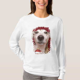 Jack Russell Terrier Holding kerstversiering T-shirt
