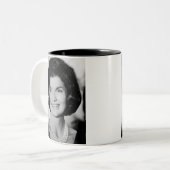 Jackie Kennedy Tweekleurige Koffiemok (Voorkant links)