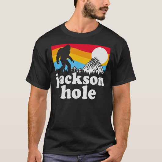 Jackson Hole Bigfoot Mountains Essential T-Shirt (Voorkant)