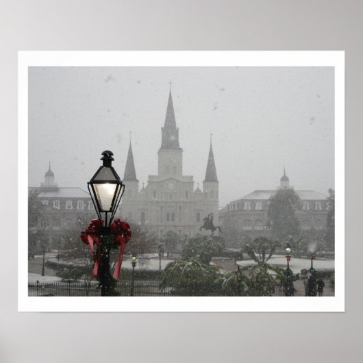 Jackson Square, St. Louis Cathedral in de sneeuw Poster (Voorkant)