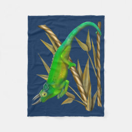 Jacksons kameleon die rondhangt in de bamboe fleece deken
