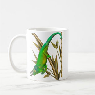 Jacksons kameleon hangend in de bamboe koffiemok