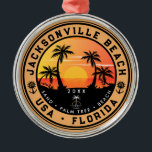 Jacksonville Beach Florida tropische retro zonsond Metalen Ornament<br><div class="desc">Jacksonville Beach Florida Vintage 60s Souvenirs. Jacksonville Beach Florida - Retro Tropical Palm Tree 60s Souvenirs ontwerp maakt een geweldig kerst- of verjaardagscadeau voor fans van Jacksonville Beach Beach. Het retro zomerse vibe ontwerp is een perfect cadeau voor reisliefhebbers en tropische Florida Beaches fans. - U kunt deze sjabloon aanpassen...</div>