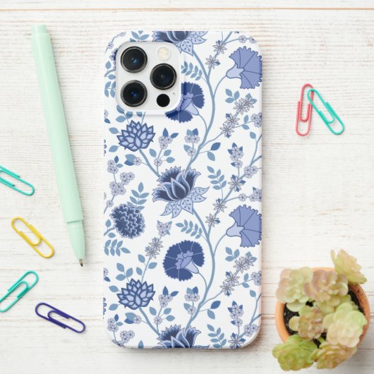 Jacobean Floral Big Pattern Blues op wit iPhone Hoesje (Op bureau)