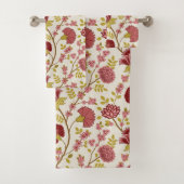 Jacobean Floral Big Pattern Reds Pinks Gold Cream Bad Handdoek (Insitu)