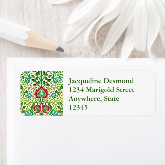 Jacobean Floral Damask, Green en Coral Red Etiket (Insitu)